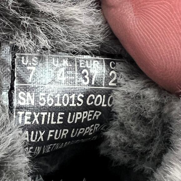 SKECHERS Woman's Nubuck Fur Lined Booties 7 Comfortable and Toasty Warm! - Picture 7 of 8